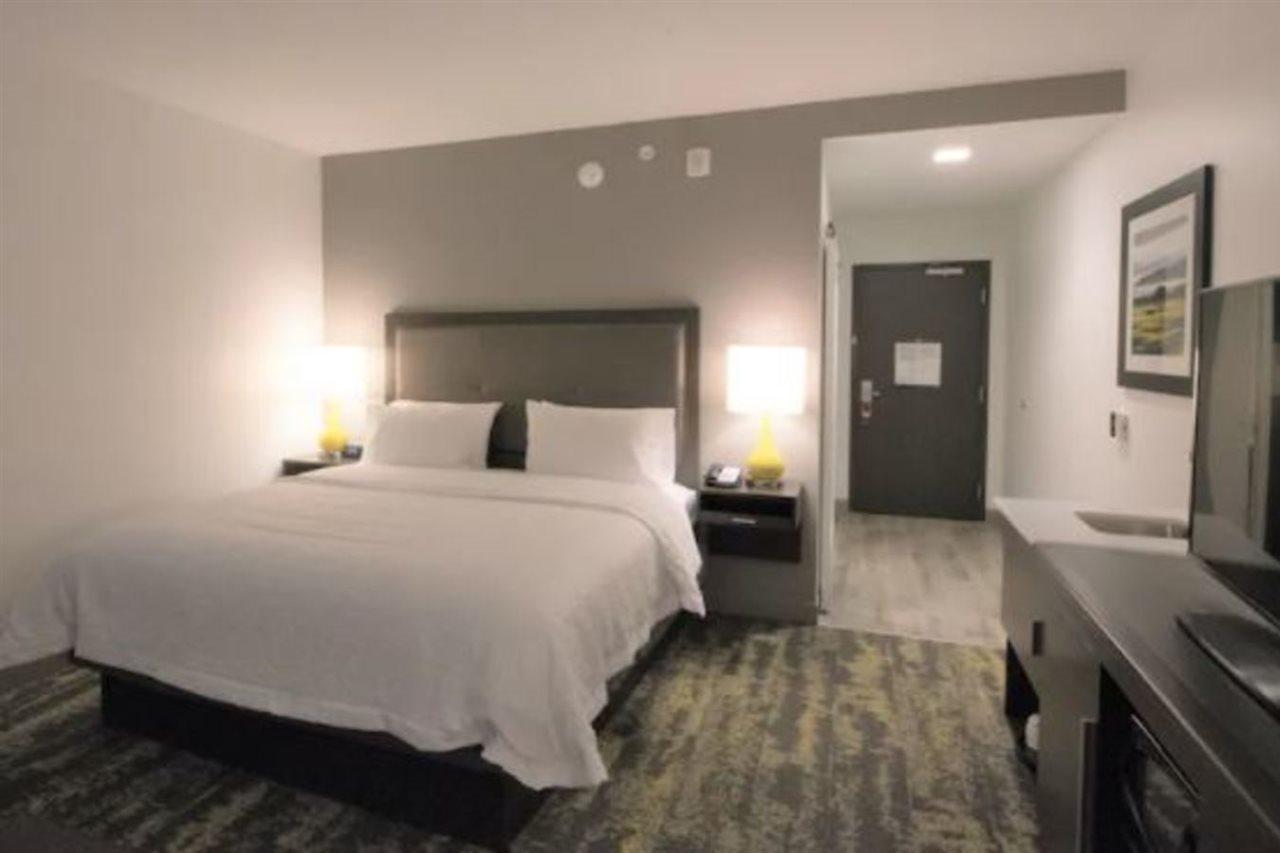 Hampton Inn & Suites Irvine/Orange County Airport Экстерьер фото