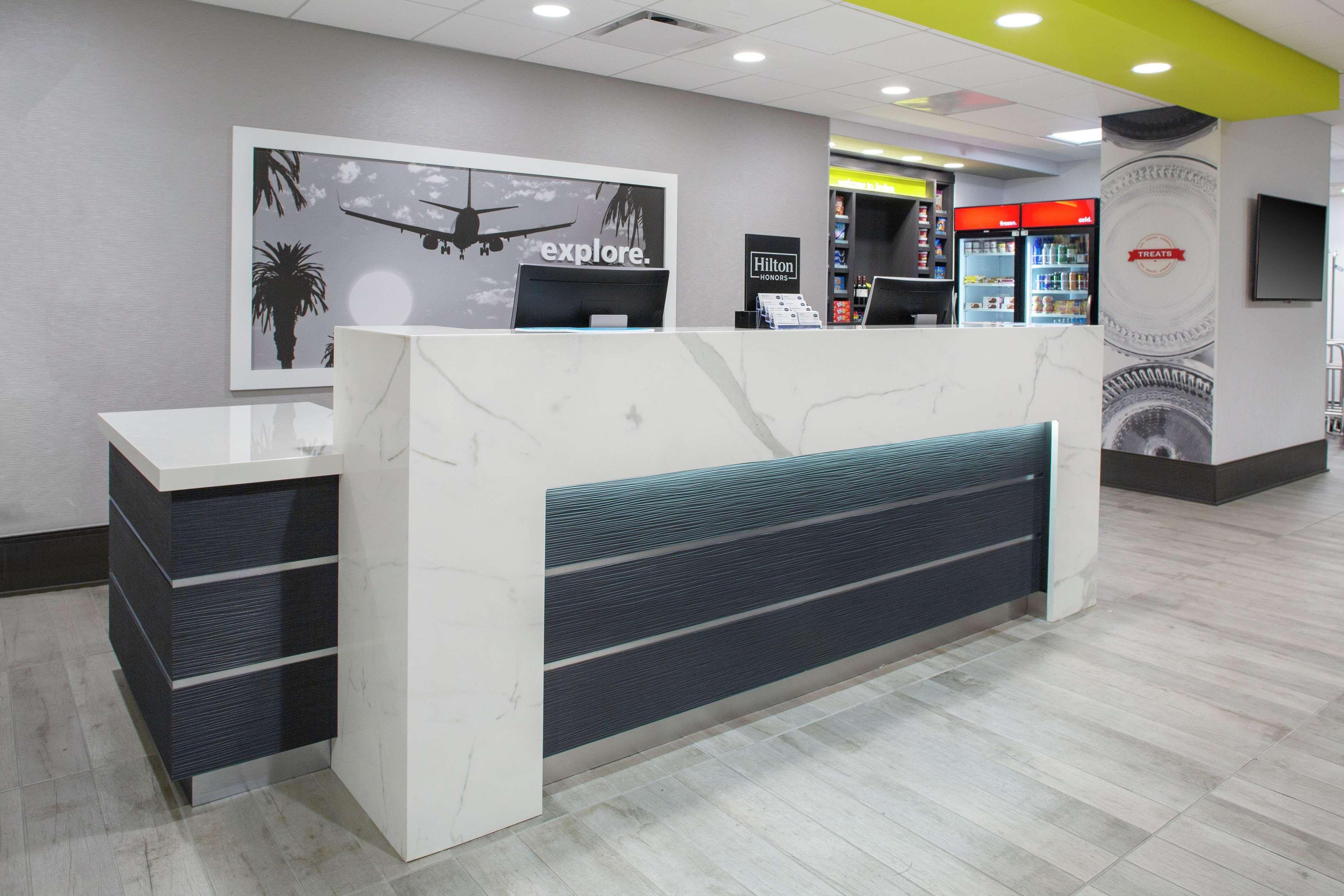 Hampton Inn & Suites Irvine/Orange County Airport Экстерьер фото