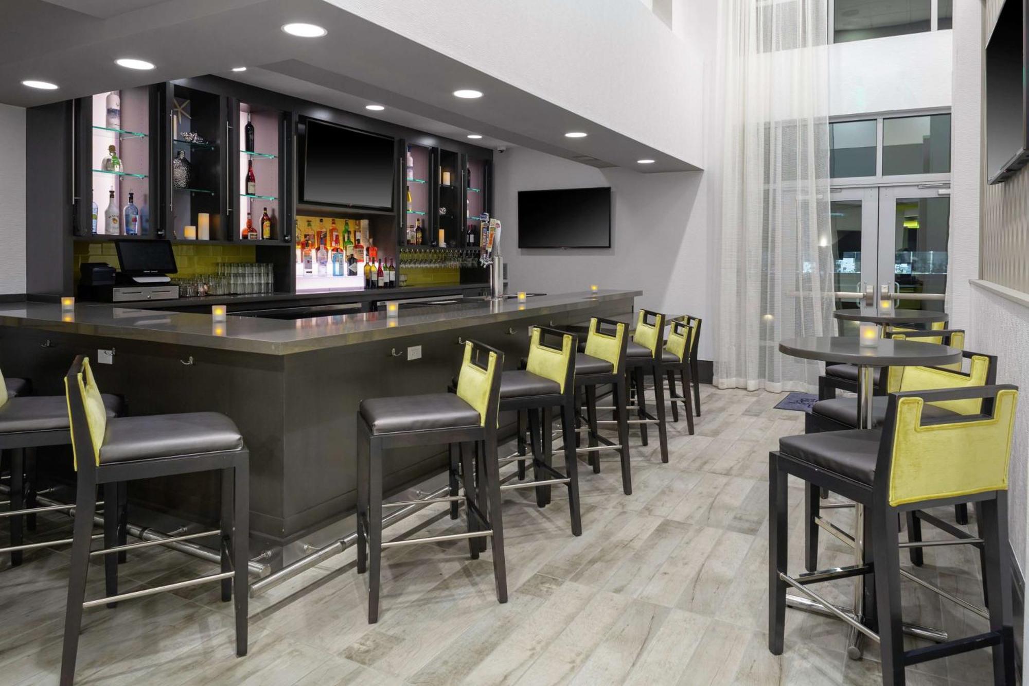 Hampton Inn & Suites Irvine/Orange County Airport Экстерьер фото