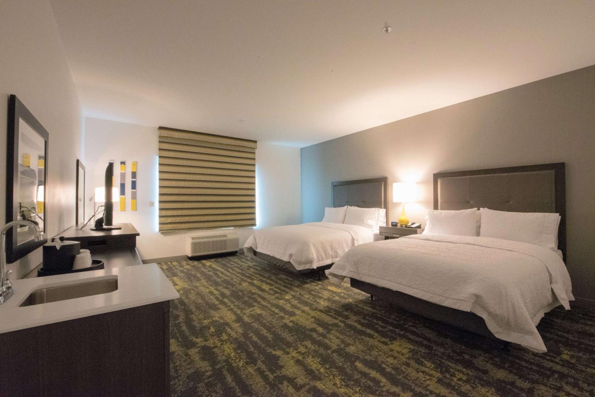 Hampton Inn & Suites Irvine/Orange County Airport Экстерьер фото