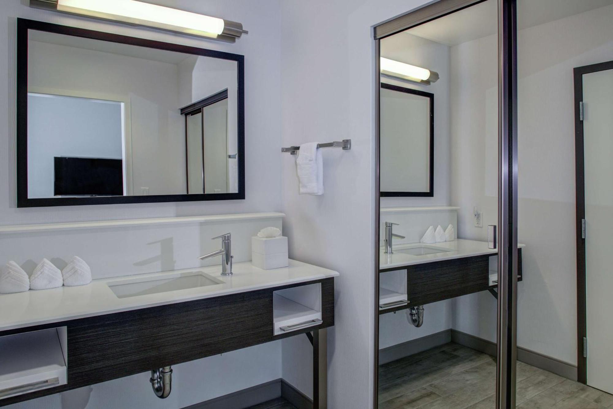 Hampton Inn & Suites Irvine/Orange County Airport Экстерьер фото