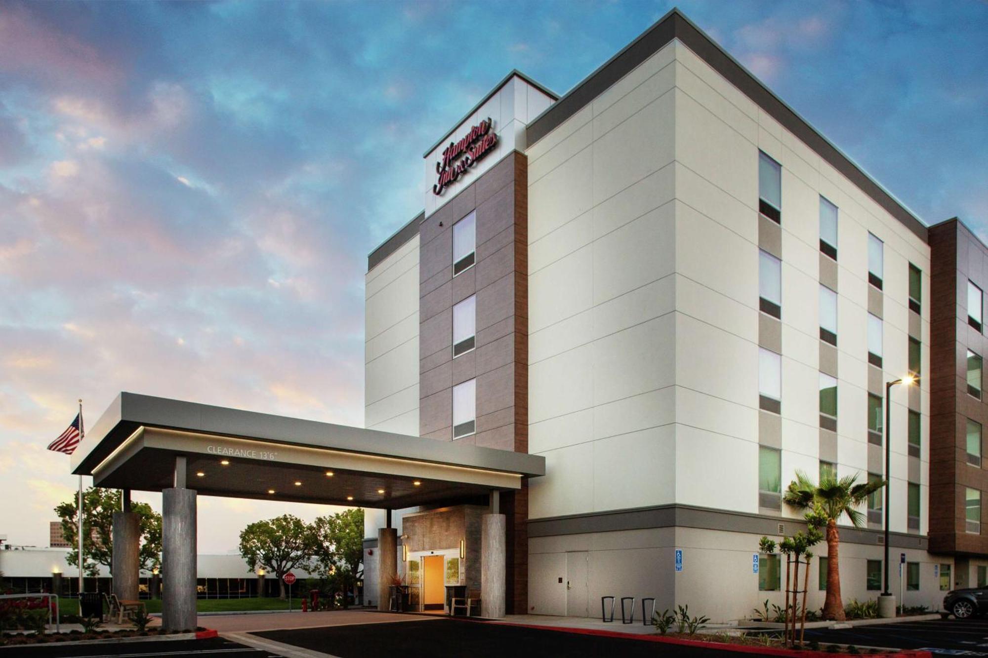 Hampton Inn & Suites Irvine/Orange County Airport Экстерьер фото